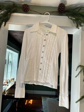 Stewart + Brown White Pleated Button-down Shirt with Shell Buttons